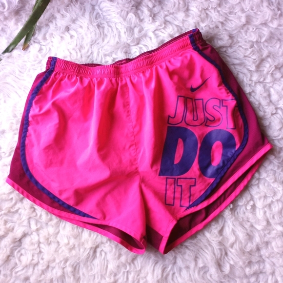 Nike Pants - 💕NIKE dry fit shorts💕